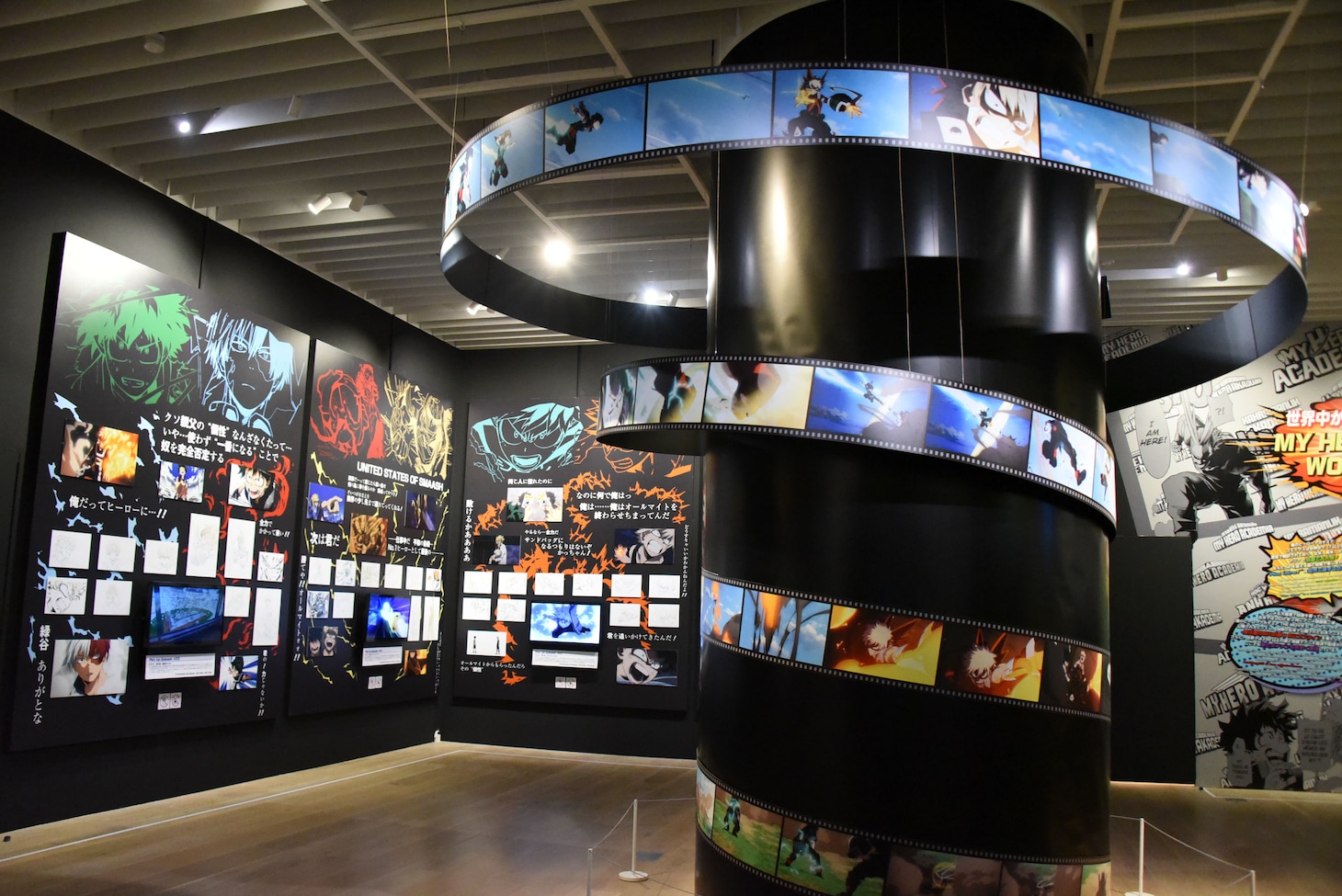 「僕のヒーローアカデミア展 DRAWING SMASH」の様子。(c)堀越耕平／集英社・僕のヒーローアカデミア製作委員会
(c)2018「僕のヒーローアカデミアTHE MOVIE」製作委員会 (c)堀越耕平／集英社
(c)2019「僕のヒーローアカデミアTHE MOVIE」製作委員会 (c)堀越耕平／集英社