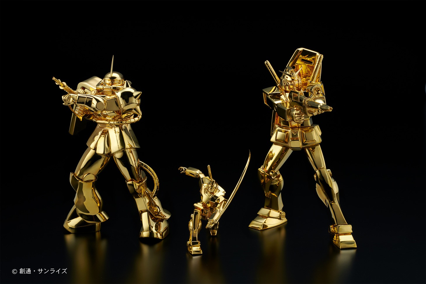 「機動戦士ガンダム」に登場するモビルスーツの純金像。