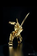 「純金像 RX-78-2 ガンダム（ビームサーベルVer.）」