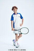 富本惣昭扮する菊丸英二。