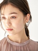 「ワールドトリガー キューブモチーフイヤリング」着用イメージ