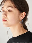 「ワールドトリガー キューブモチーフイヤリング」着用イメージ