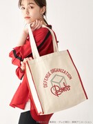 「ワールドトリガー カラーパイピングトートバッグ」使用イメージ