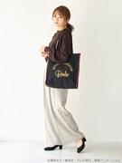 「ワールドトリガー カラーパイピングトートバッグ」使用イメージ