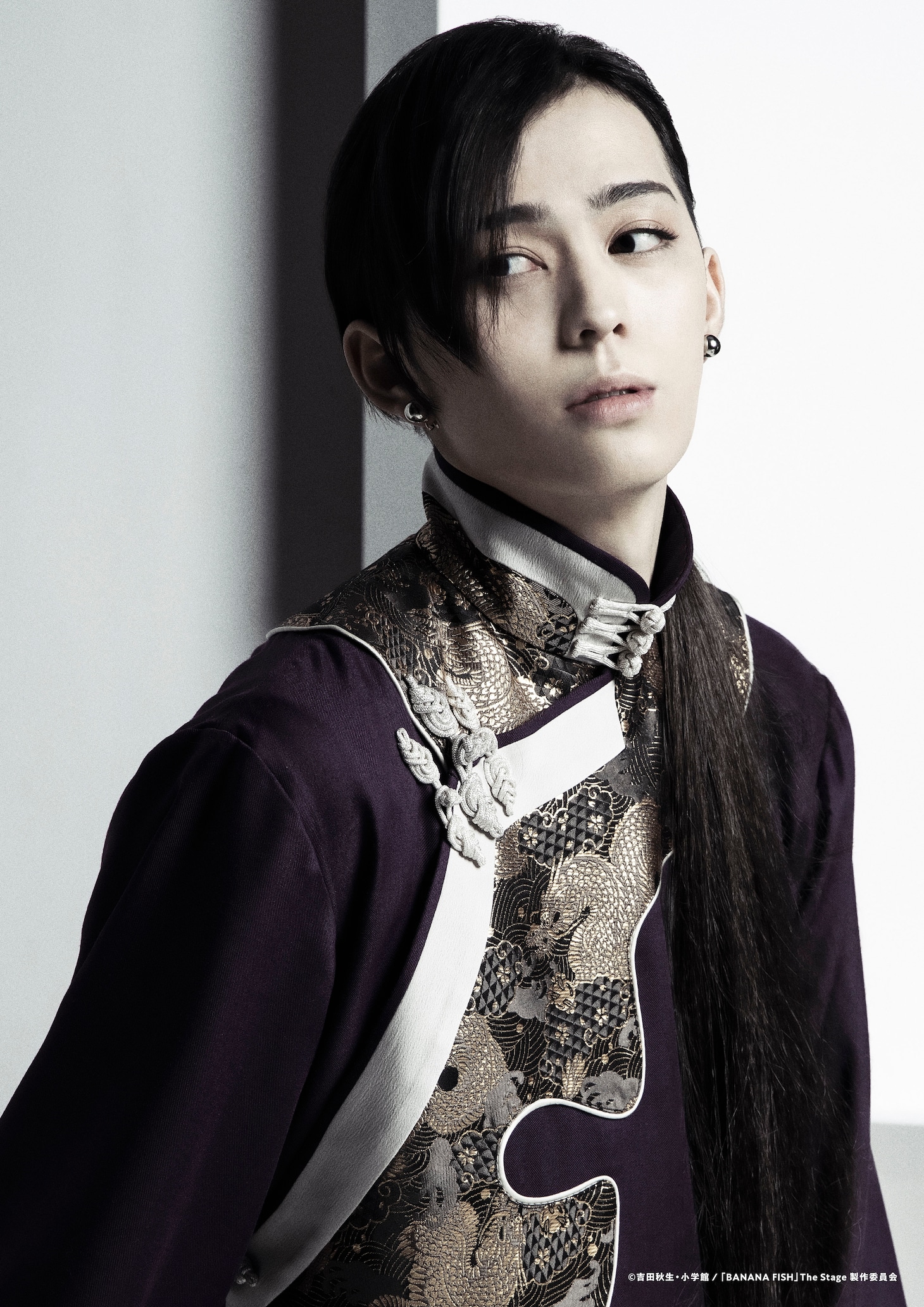 佐奈宏紀扮する李月龍。