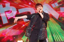 三鷹アサヒ役の小林竜之。