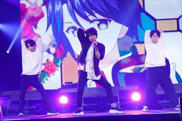 高瀬コヨイ役の土田玲央。