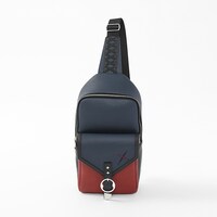 緋村剣心をイメージしたボディバッグ。