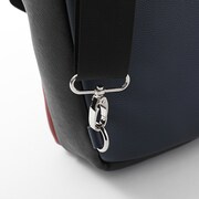 緋村剣心をイメージしたボディバッグ。