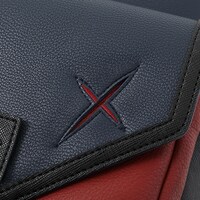 緋村剣心をイメージしたボディバッグ。