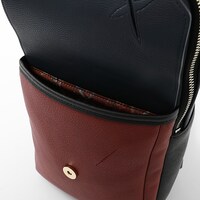 緋村剣心をイメージしたボディバッグ。