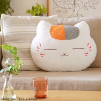 B賞「もこもこフェイスクッション」