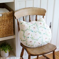 B賞「もこもこフェイスクッション」