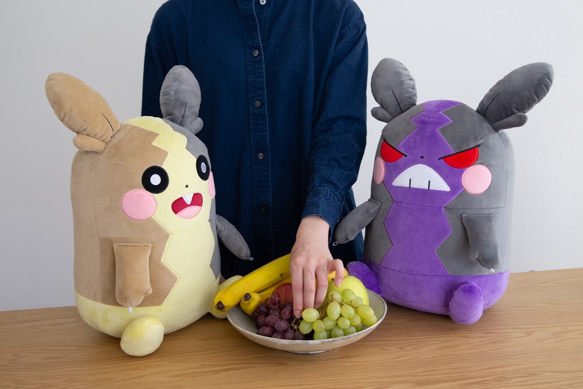 「ポケットモンスターPCクッション モルペコ」の使用イメージ。