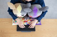 「ポケットモンスターPCクッション モルペコ」の使用イメージ。