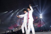 DARK NIGHTMARE。左からウシミツ役の鵜澤正太郎、シンヤ役の河合健太郎。