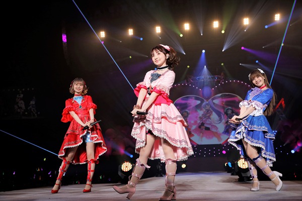 NonSugar。左から太陽ペッパー役の山下七海、真中のん役の田中美海、月川ちり役の大森日雅。