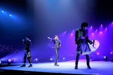 WITH。左から三鷹アサヒ役の小林竜之、夢川ショウゴ役の山下誠一郎、高瀬コヨイ役の土田玲央。