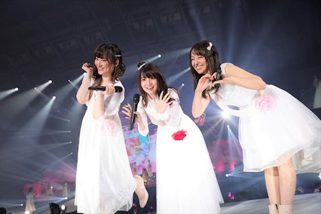 左から春音あいら役の阿澄佳奈、上葉みあ役の大久保瑠美、彩瀬なる役の加藤英美里。