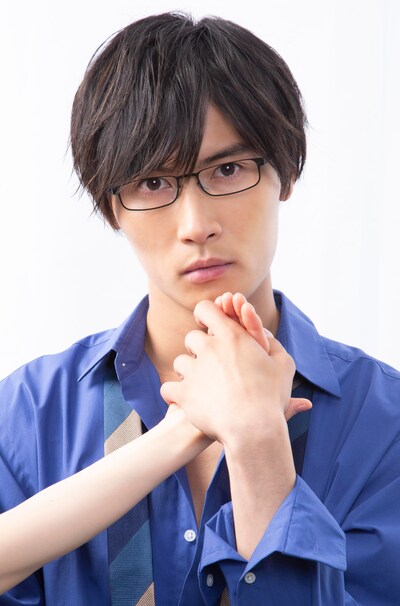 上条忍に扮した橋本良亮（A.B.C-Z）。