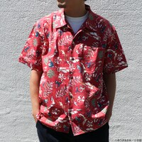 アロハシャツの着用イメージ。