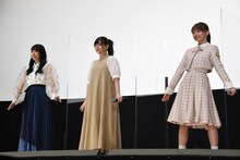 ロナウドのゴールパフォーマンスをする小林愛香、島袋美由利、影山優佳。