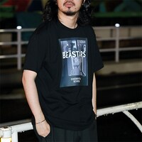 「BEASTARS フロントプリントTシャツ」着用イメージ