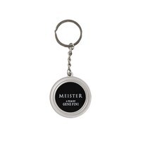 「MEISTER」のフィルム缶をイメージした「キーホルダー」。
