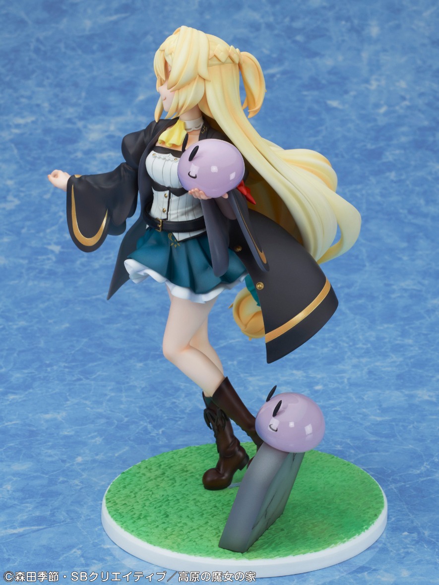 「アズサ 1/7スケールフィギュア」の帽子を外した姿。