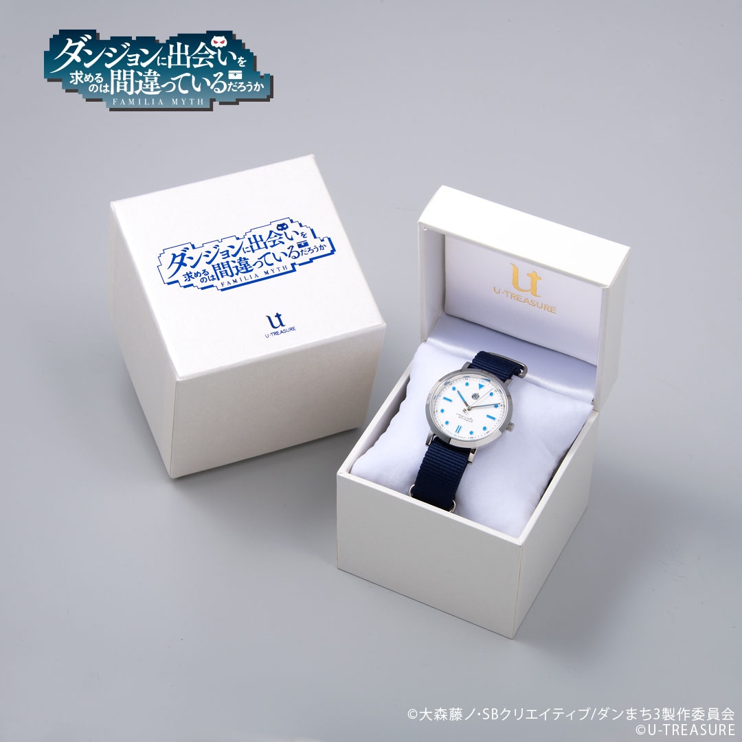 「【ダンジョンに出会いを求めるのは間違っているだろうか】ヘスティア モデル 腕時計」は専用のボックスに収めて届けられる。