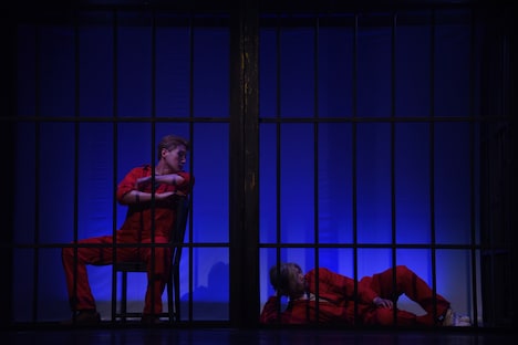 内田朝陽扮するマックス・ロボと、水江建太扮するアッシュ・リンクス。