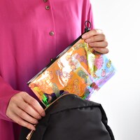 オーロラポーチ（総柄）使用イメージ