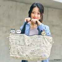 「ちいかわ レインバッグカバー」使用イメージ