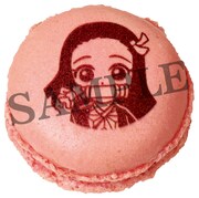 「『鬼滅の刃』マカロン3個入」の竈門禰豆子（いちご）。