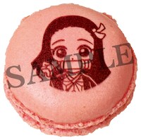 「『鬼滅の刃』マカロン3個入」の竈門禰豆子（いちご）。