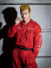 新田健太扮する長内信高。