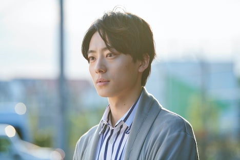 井上祐貴扮する鈴木岳。