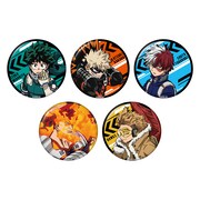 全5種のトレーディングホログラム缶バッジ。