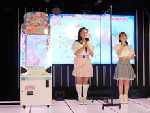 左から陽比野まつり役の廣瀬千夏、みゃむ役の小池理子。