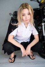 伊織もえによるマイキーのコスプレ。
