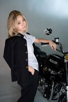 伊織もえによるマイキーのコスプレ。