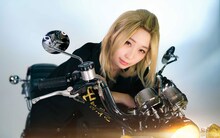 伊織もえによるマイキーのコスプレ。