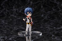 デュース・スペードのフィギュア。