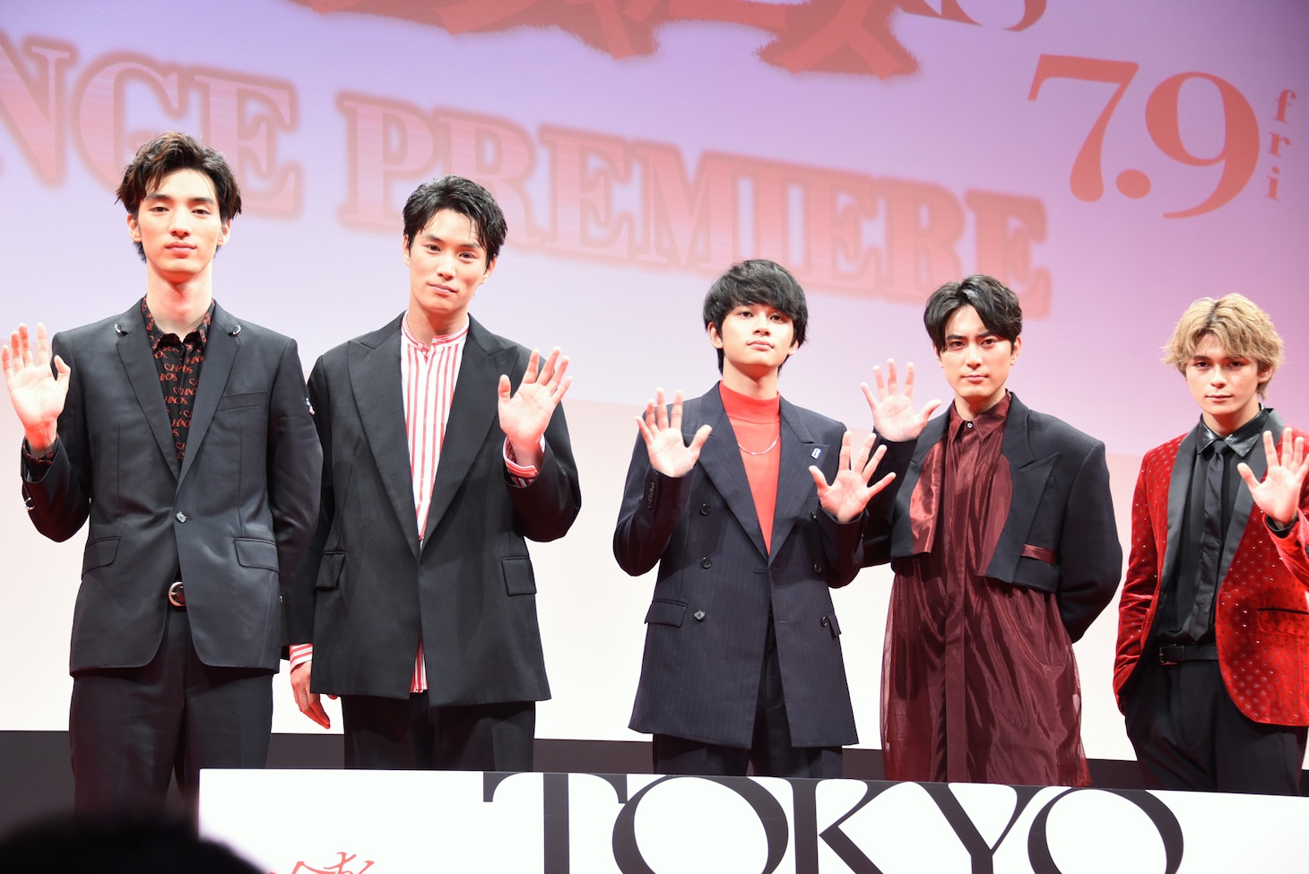 左から清水尋也、鈴木伸之、北村匠海、間宮祥太朗、眞栄田郷敦。