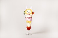 「リトルバーニーのロールケーキ ～ストロベリーとミルクプリンパフェ～」