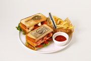 「真実への手がかりサンドイッチ ~BLT/ サーモンクリームチーズ~」