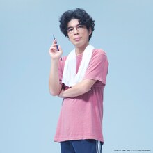 片桐仁扮する川口たろう。(c)大場つぐみ・小畑健／集英社・「バクマン。」THE STAGE製作委員会