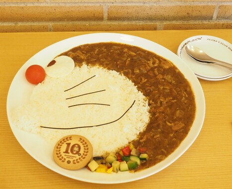 「ドラえもんじゃカレー」