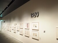 年代別展示の様子。