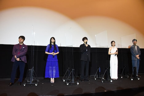 「劇場版 七つの大罪 光に呪われし者たち」公開記念舞台挨拶の様子。